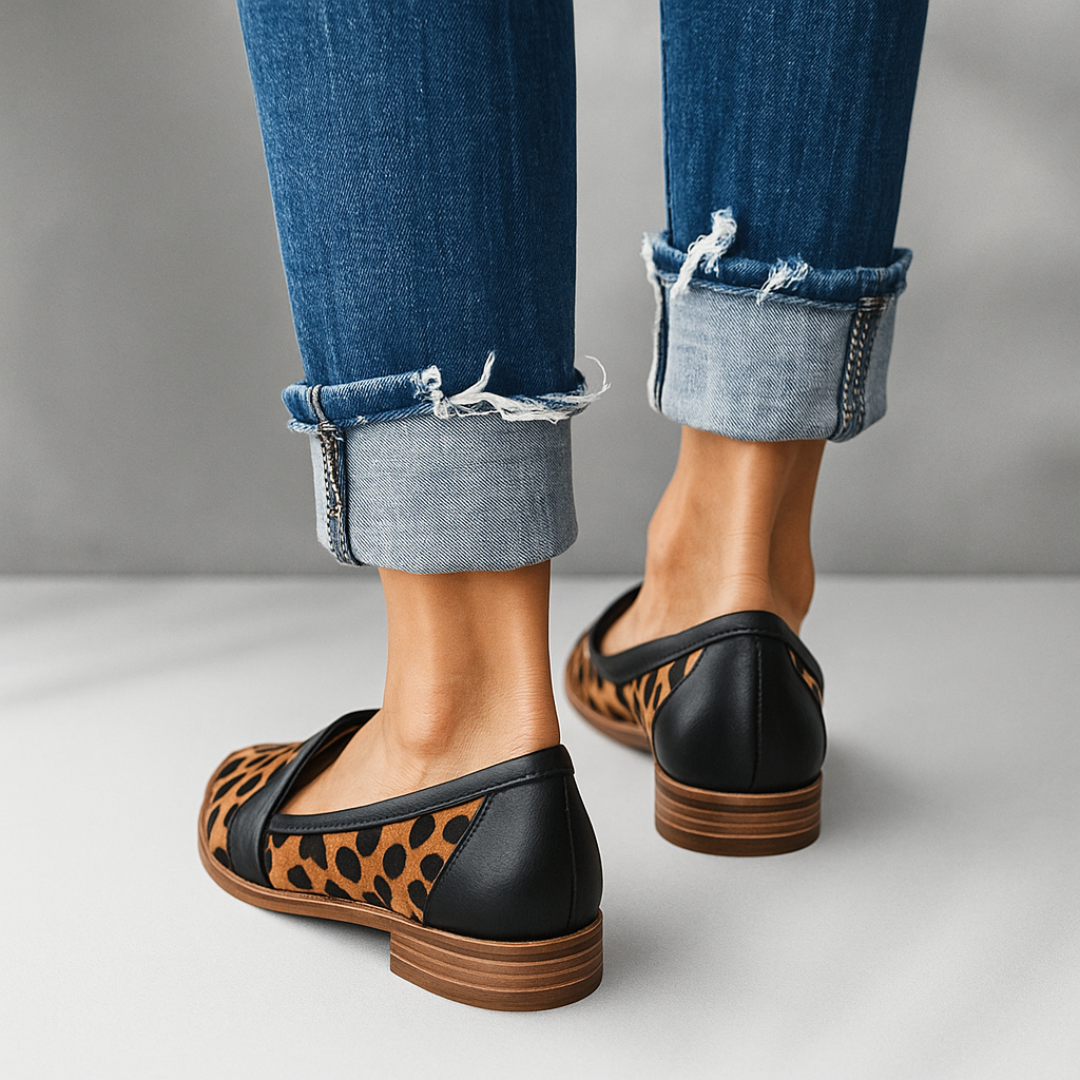 Idalia | Loafers in camoscio con punta affusolata